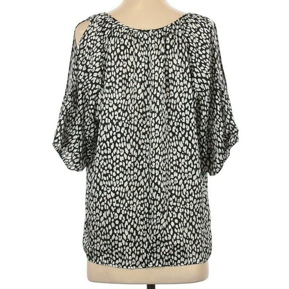Express Black White Printed Slit Sleeve Blouse - Picture 3 of 8